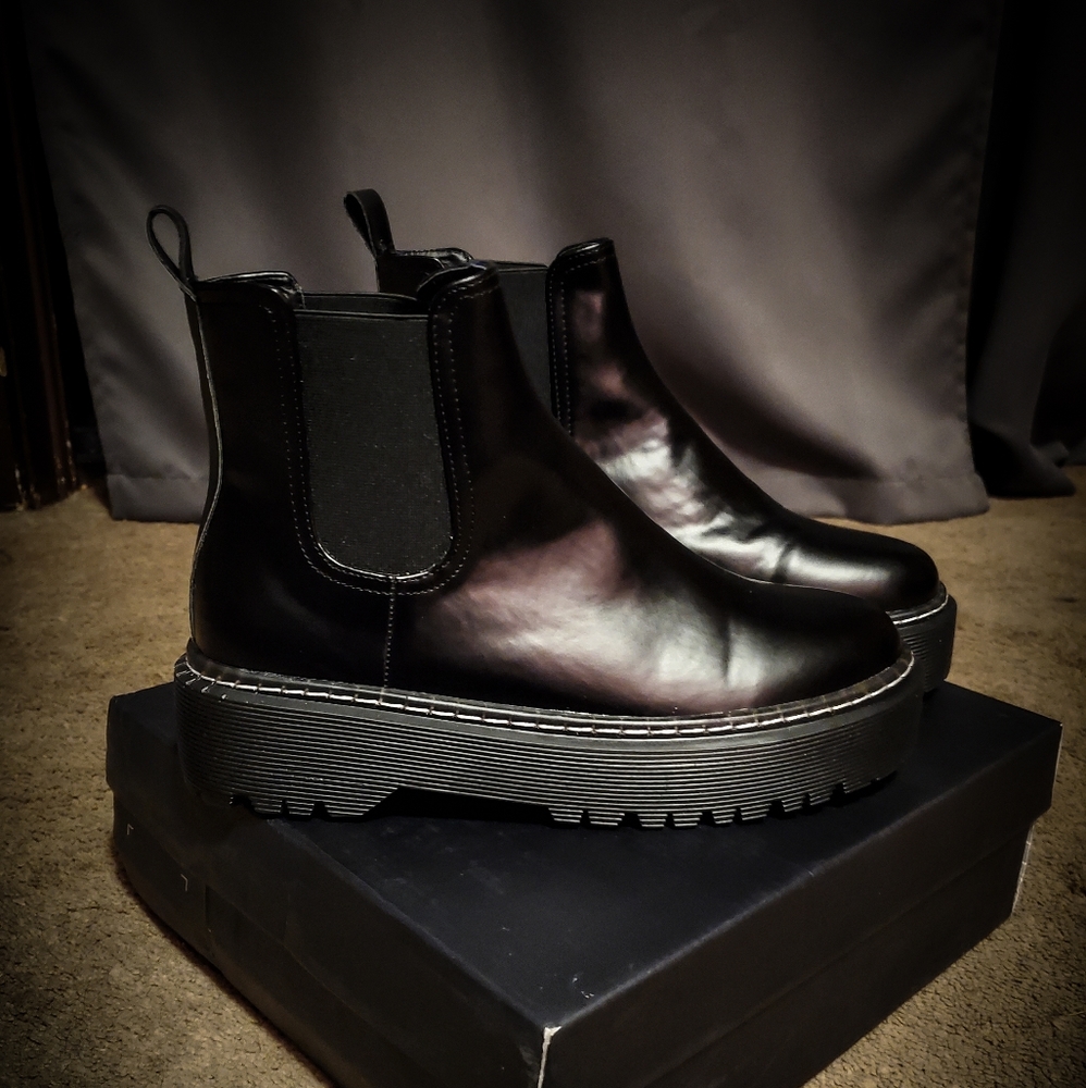 New Romwe boots